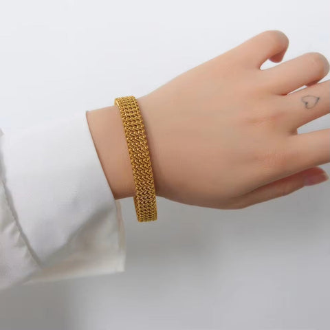 Customized Trendy Stainless Steel Inlaid Open Bracelet Gold Cuff Bangle 18K Gold PVD Plated Stainless Steel Bracelet