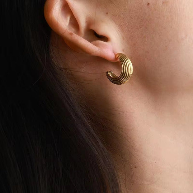 JEWELRY EH03 Factory Supply Hong Kong Style Simple Earrings Unique Striped C-Ring Earrings