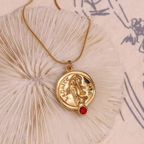 Engraved La Dolce Vita Fashion Lady Pendant Necklace Red Zircon Gold Plated Stainless Steel Jewelry