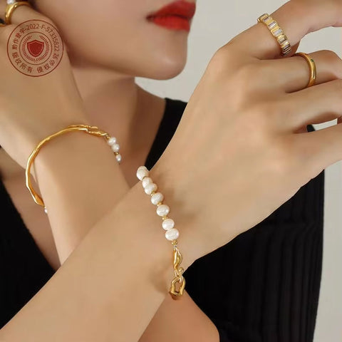 Designs Women Jewelry 18K Gold Plated Stainless Steel Beaded Fresh Water Pearl Bangle Bracelet for Women